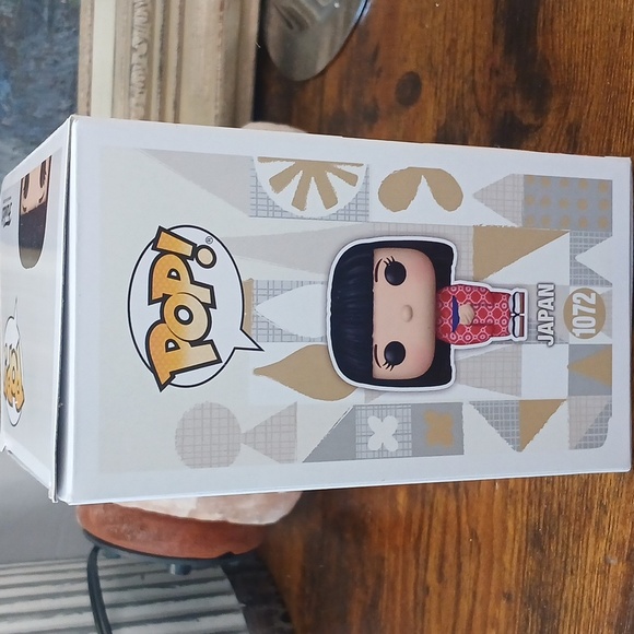 Funko Pop! It's a Small World Japan Vinyl Figure - Picture 6 of 7